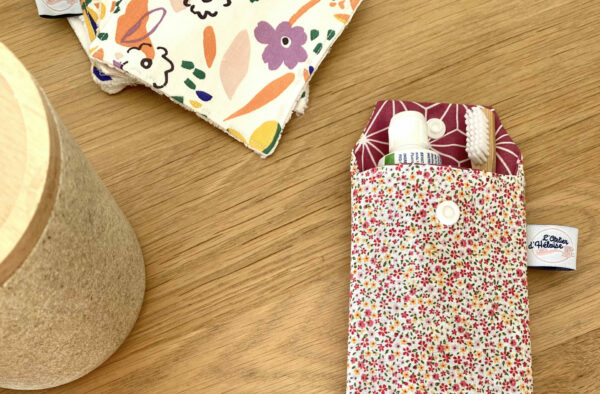 pochette brosse à dents à fleurs